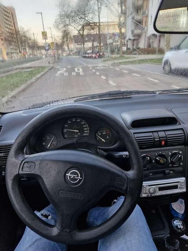 Gebraucht Opel Corsa 45 PS (33 kW) 1998 Blau Kleinwagen