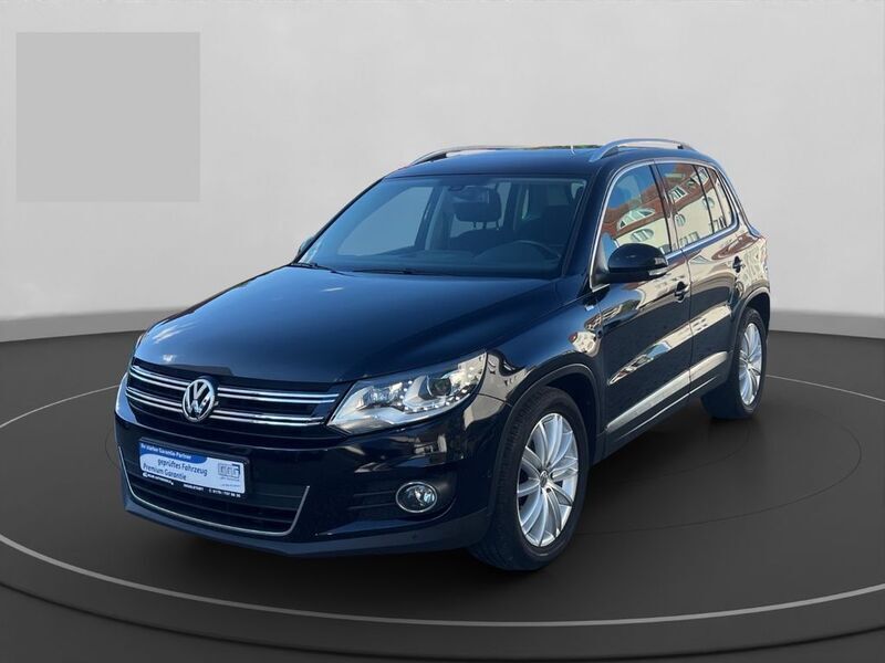 Schwarz Gebraucht 2014 VW Tiguan Sportline SUV | 17.290 € (Teuer) - Bild 1/4