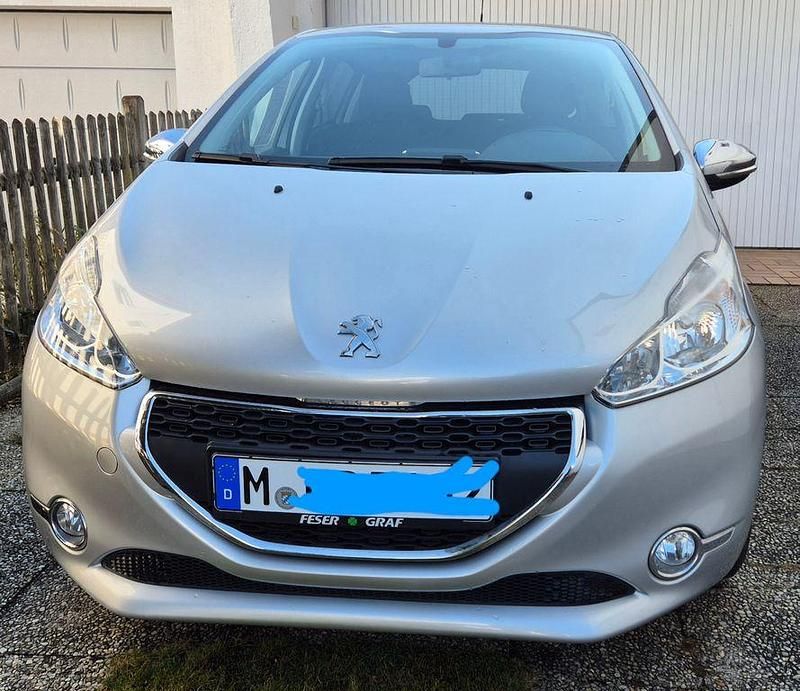 Gebraucht Peugeot 208 Active 83 PS (61 kW) 2015 Silber Kleinwagen