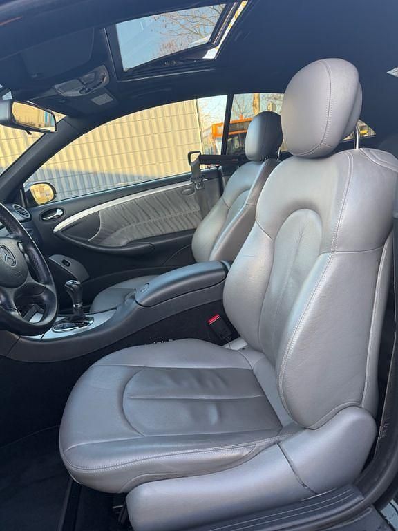 Gebraucht Mercedes CLK320 Avantgarde 224 PS (164 kW) 2009 Schwarz Coupé