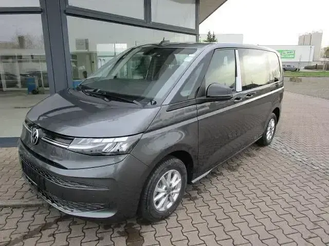 Gebraucht VW Multivan Life 110 PS (80 kW) 2024 Grau Van / Kleinbus