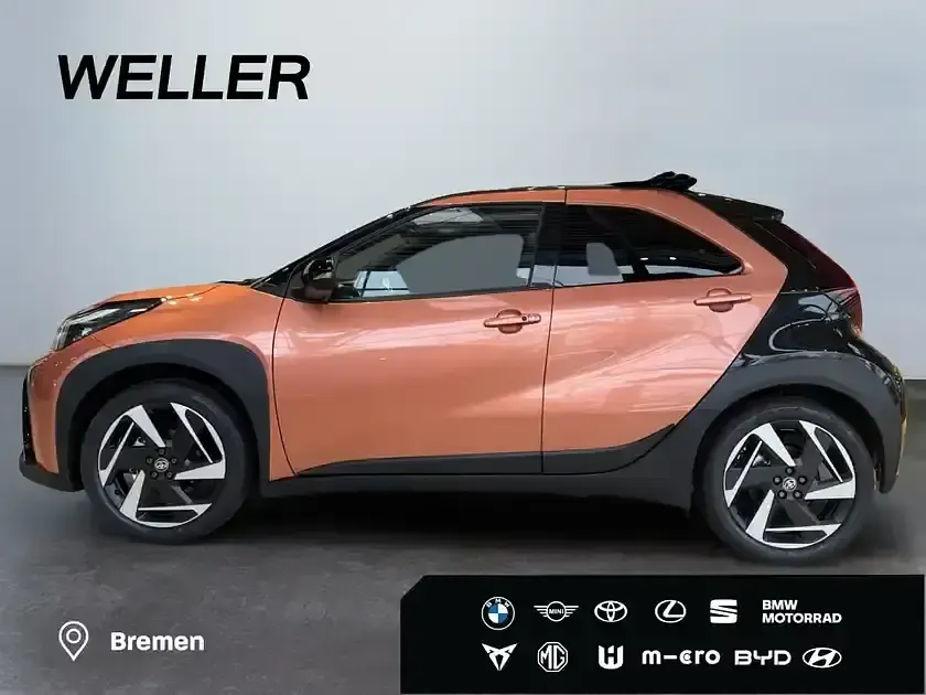 Gebraucht Toyota Aygo 116 PS (85 kW) 2026 Cinnamon bronze metallic / black Kleinwagen