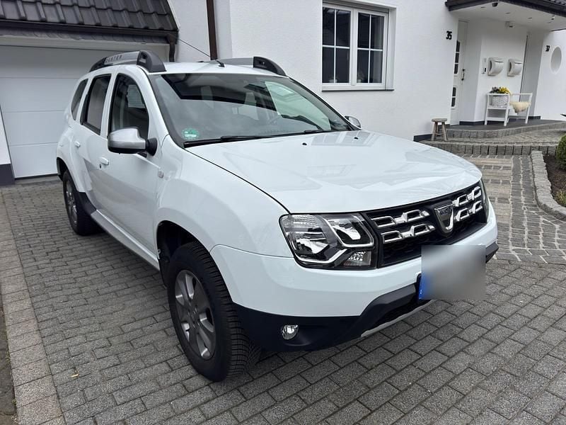 Weiß Gebraucht 2017 Dacia Duster Prestige SUV | 10.000 € (Guter Preis) - Bild 1/4
