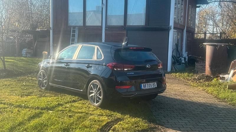 Gebraucht Hyundai i30 Trend 161 PS (118 kW) 2022 Schwarz Kleinwagen