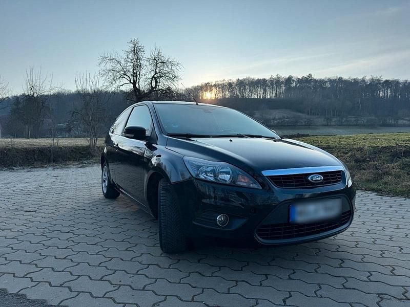 Gebraucht Ford Focus 100 PS (73 kW) 2010 Schwarz Coupé