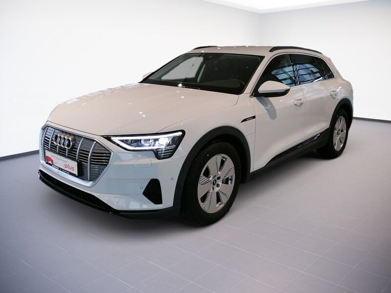 Gebraucht Audi e-tron Comfort 300 kW (408 PS) 2022 Weiss SUV