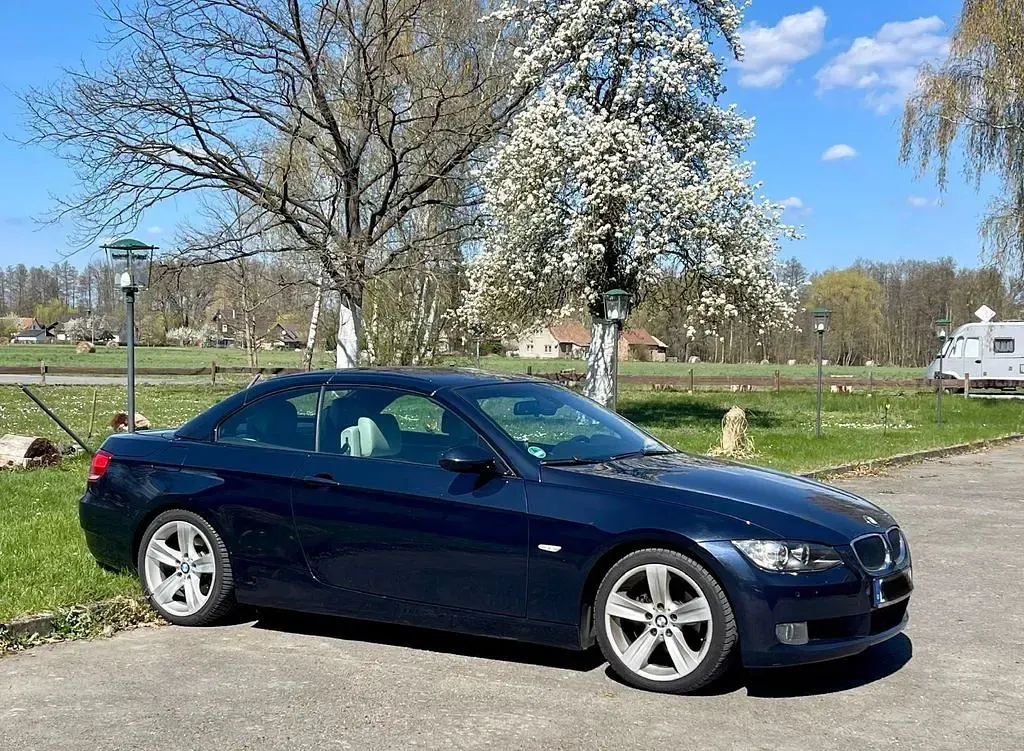 Gebraucht BMW 320 Cabriolet 170 PS (125 kW) 2009 Blau Cabrio