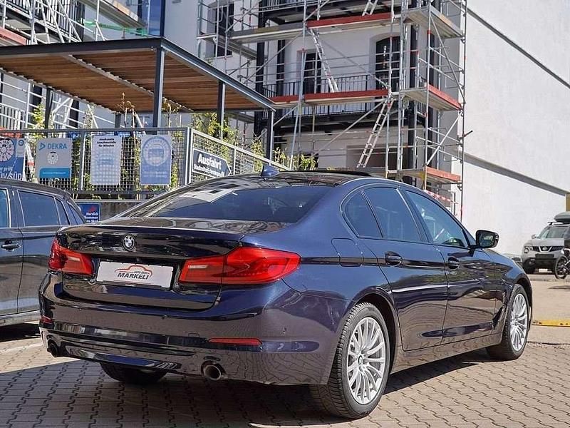 Gebraucht BMW 530 Sport Line 252 PS (185 kW) 2018 Blau Limousine