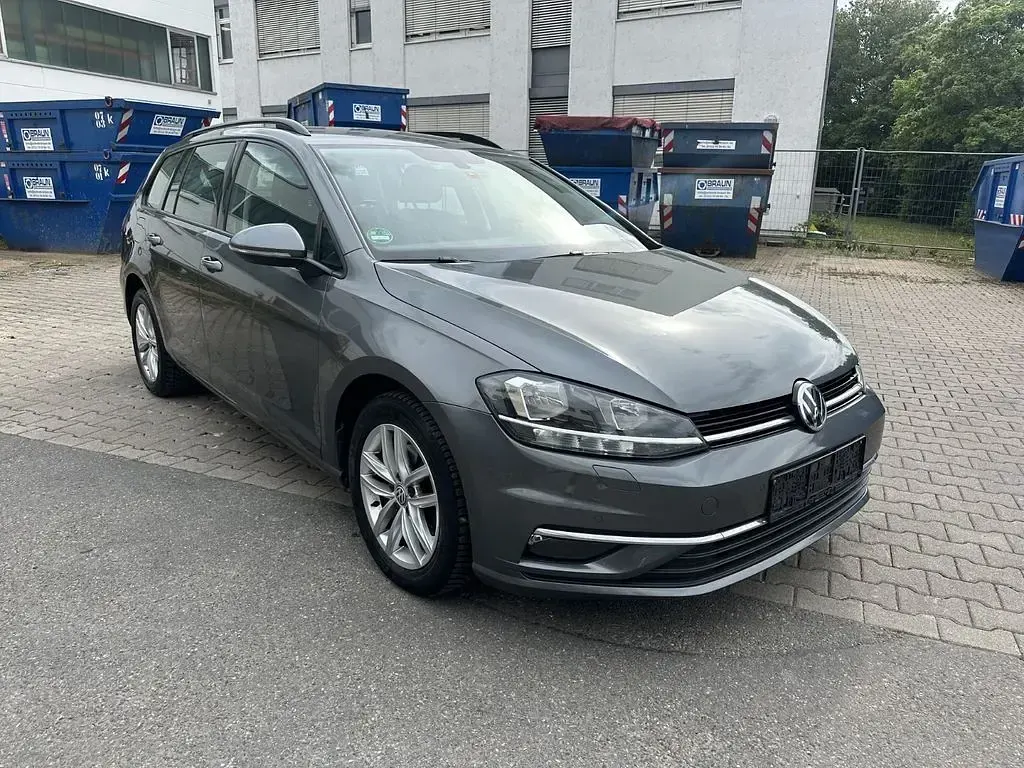 Gebraucht VW Golf VII Comfortline 116 PS (85 kW) 2018 Grau Kombi