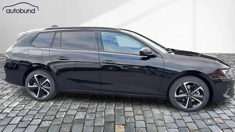 Neu Opel Astra 131 PS (96 kW) 2025 Schwarz Limousine