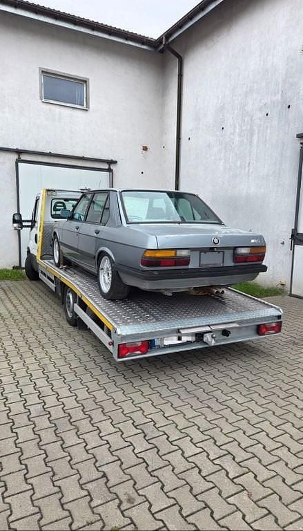 Silber Gebraucht 1986 BMW M5 Sport Line Limousine | 21.900 € - Bild 1/4