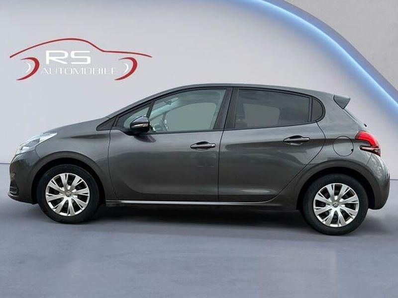 Gebraucht Peugeot 208 Active 102 PS (75 kW) 2019 Grau Kleinwagen