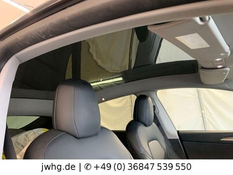 Gebraucht Tesla Model Y Long Range AWD 378 kW (514 PS) 2022 Schwarz metallic (metallic) SUV