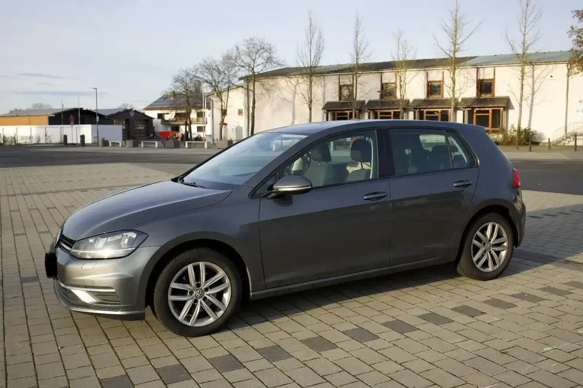 Second-hand VW Golf VII Comfortline 116 CP (85 kW) 2018 Gri Berlinǎ