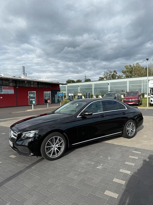 Gebraucht Mercedes E200 150 PS (110 kW) 2017 Schwarz Limousine
