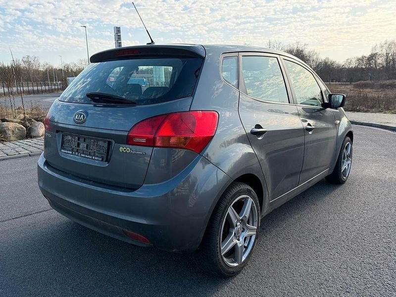 Gebraucht Kia Venga Vision 90 PS (66 kW) 2011 Grau Kleinwagen