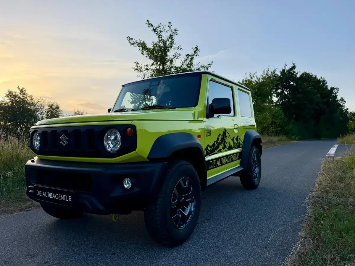 Gebraucht Suzuki Jimny Comfort+ 102 PS (75 kW) 2019 Grün SUV