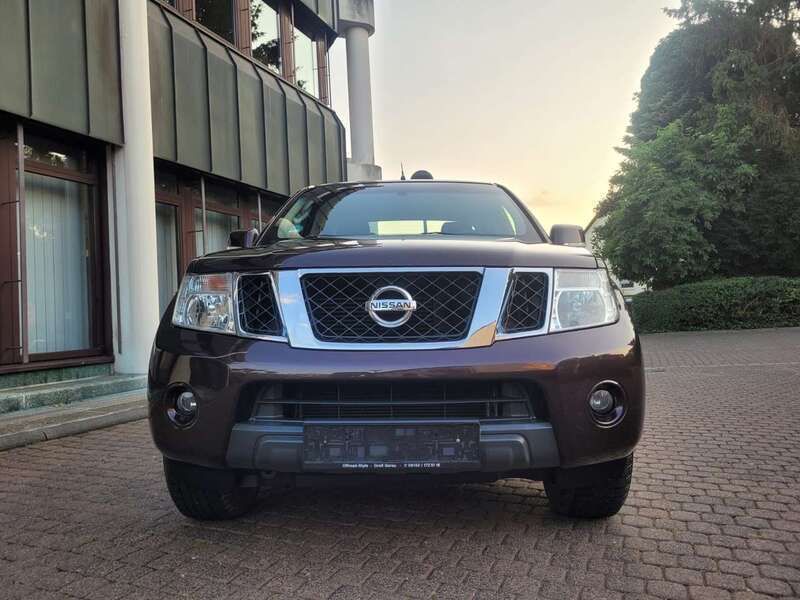 Gebraucht Nissan Navara SE 190 PS (139 kW) 2012 Black pepper Abholung