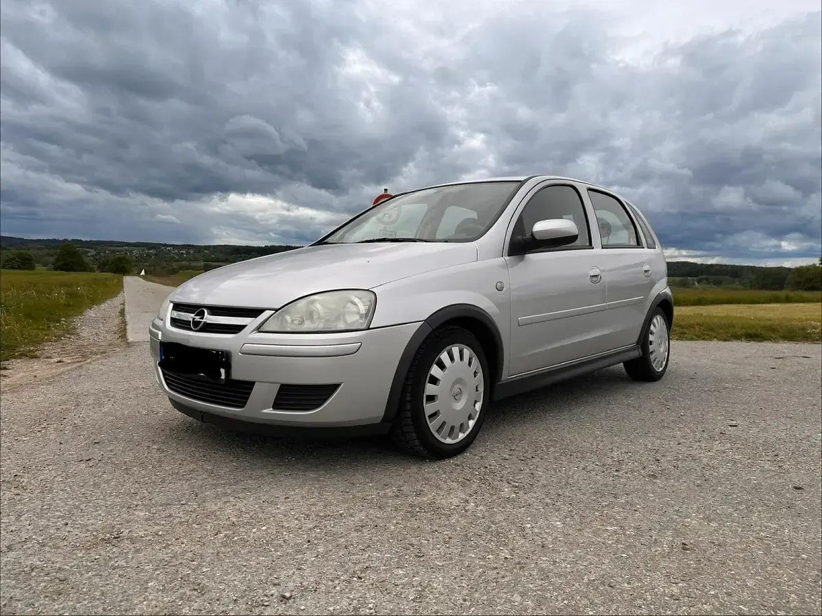 Second-hand Opel Corsa 59 CP (43 kW) 2005 Argintiu Hatchback