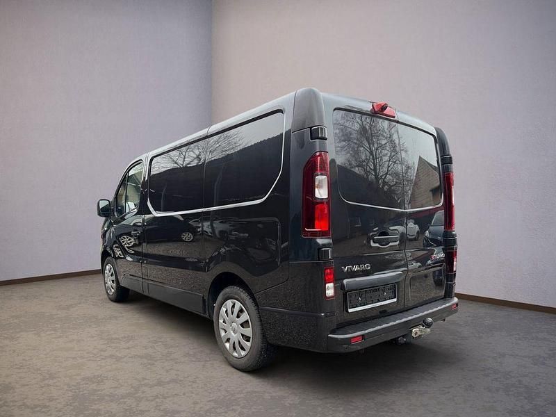 Gebraucht Opel Vivaro 120 PS (88 kW) 2016 Schwarz Van / Kleinbus