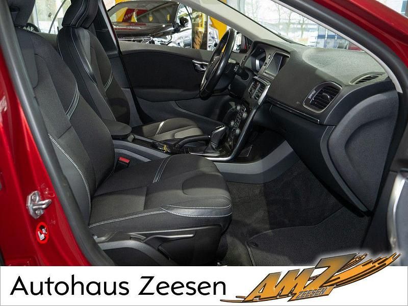 Gebraucht Volvo V40 Momentum 152 PS (111 kW) 2017 Other Limousine