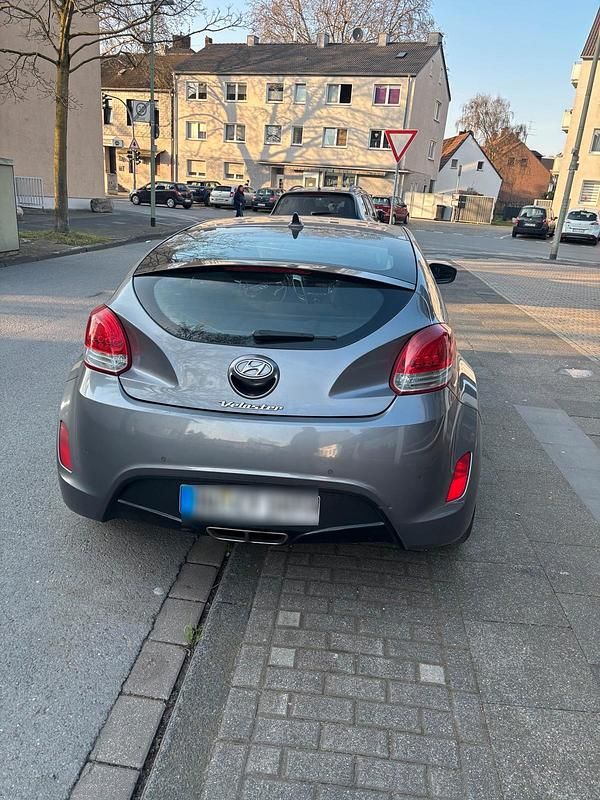 Gebraucht Hyundai Veloster 140 PS (102 kW) 2012 Grau Kleinwagen