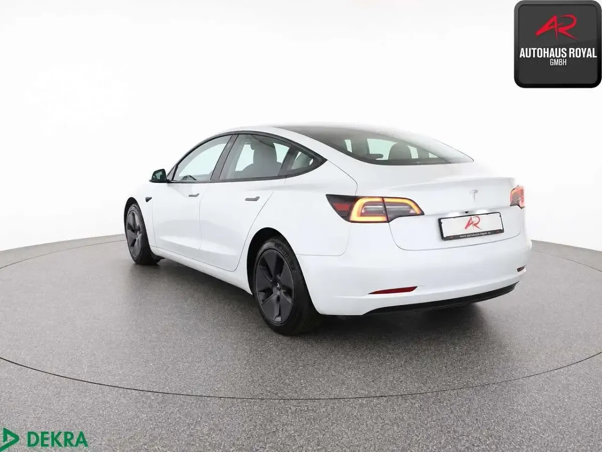 Gebraucht Tesla Model 3 RWD 235 kW (320 PS) 2023 Perlweiß Limousine