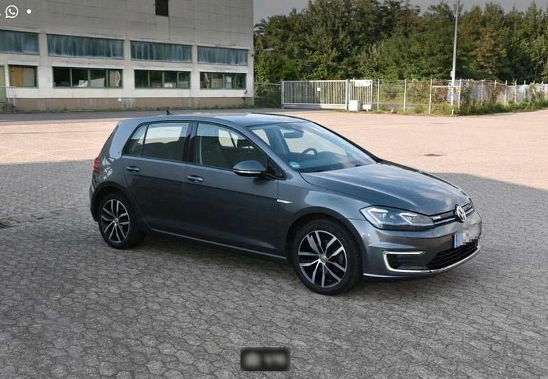 Gebraucht VW e-Golf 100 kW (136 PS) 2020 Grau Kleinwagen