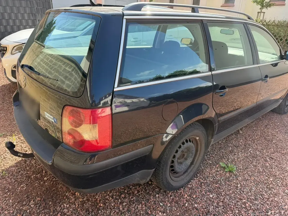 Gebraucht VW Passat 131 PS (96 kW) 2003 Schwarz Kombi