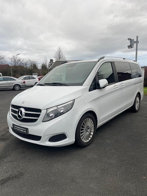 Gebraucht Mercedes V250 Avantgarde Edition 190 PS (139 kW) 2016 Weiß Van / Kleinbus