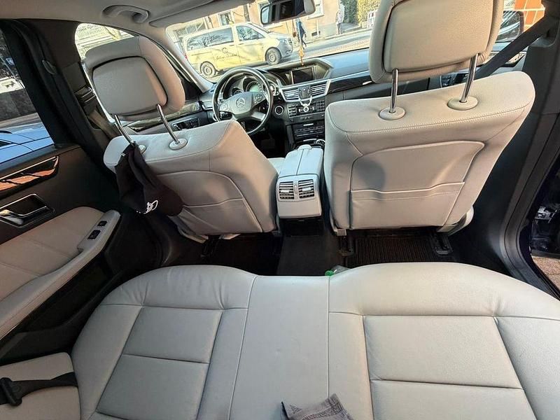 Second-hand Mercedes E350 265 CP (194 kW) 2011 Albastru Berlinǎ