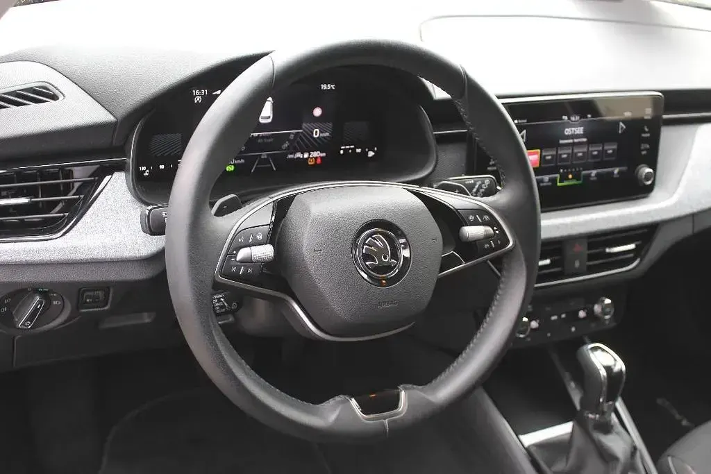 Gebraucht Skoda Kamiq Selection 116 PS (85 kW) 2025 Blackmagic (metallic) SUV