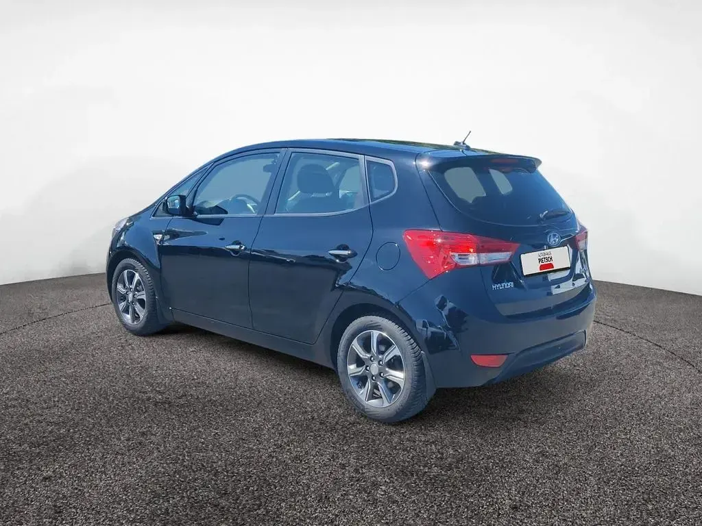 Gebraucht Hyundai i20 125 PS (91 kW) 2018 Schwarz Van / Kleinbus