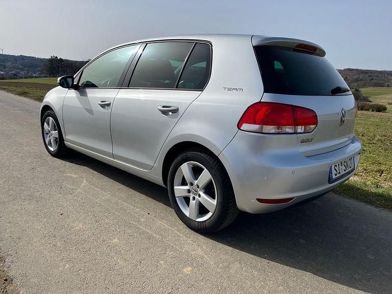 Gebraucht VW Golf VI Team 80 PS (58 kW) 2010 Silber Kleinwagen