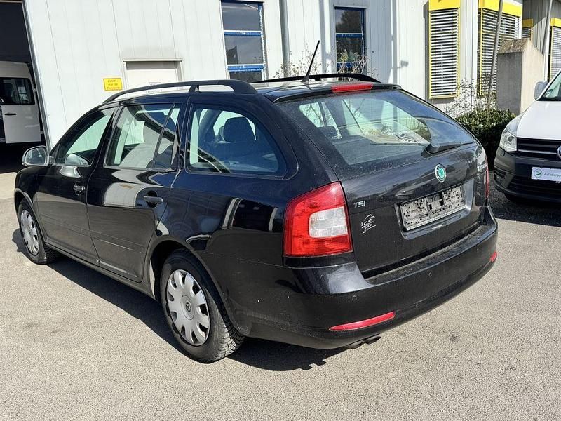Gebraucht Skoda Octavia 122 PS (89 kW) 2011 Schwarz Kombi