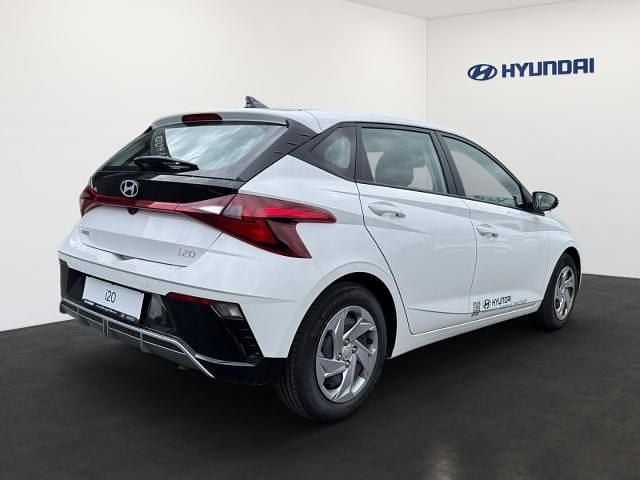 Gebraucht Hyundai i20 Select 101 PS (74 kW) 2025 Weiss Kleinwagen
