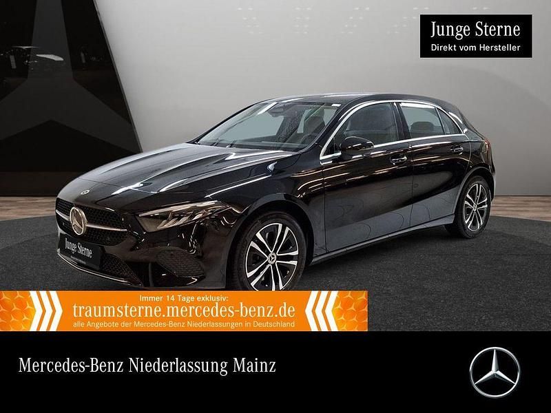 Nachtschwarz Gebraucht 2024 Mercedes A250 Progressive Limousine | 30.490 € (Fairer Preis) - Bild 1/3