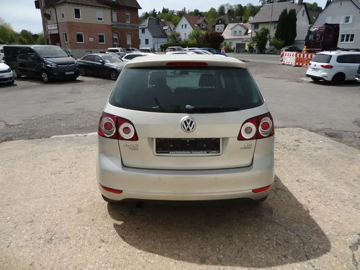 Gebraucht VW Golf VII Life 105 PS (77 kW) 2013 Gold Limousine