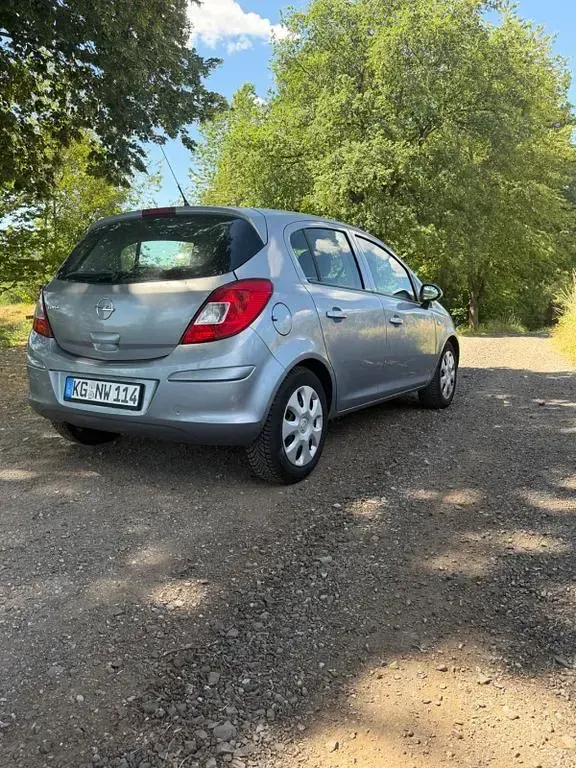Gebraucht Opel Corsa 90 PS (66 kW) 2009 Silber Kleinwagen