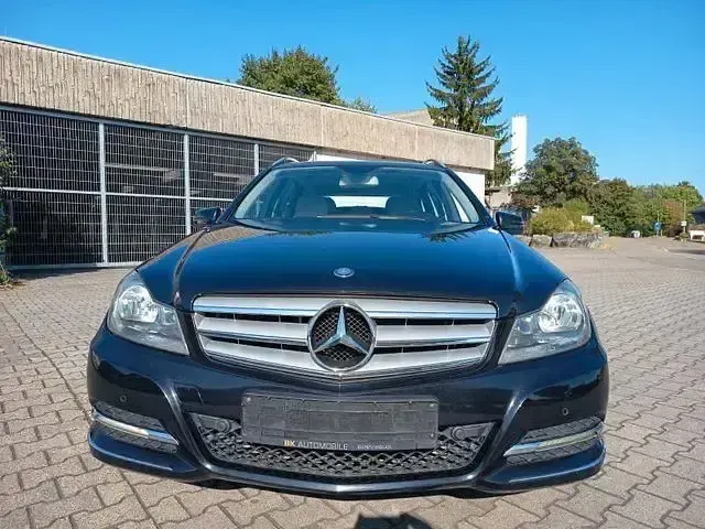 Gebraucht Mercedes C180 120 PS (88 kW) 2011 Schwarz Kombi