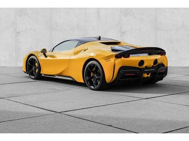 Gebraucht Ferrari SF90 999 PS (734 kW) 2023 Gelb Coupé