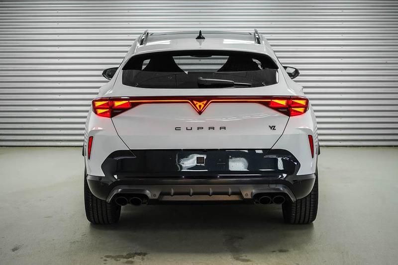 Neu Cupra Formentor VZ 333 PS (244 kW) 2025 Glacial white metallic (2y) SUV