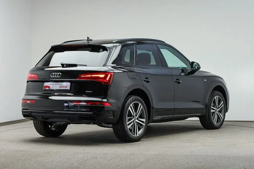 Gebraucht Audi Q5 S-Line 265 PS (194 kW) 2022 Mythosschwarz metallic (metallic) SUV