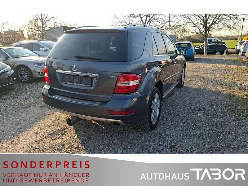 Gebraucht Mercedes ML300 204 PS (150 kW) 2011 Tenoritgrau SUV