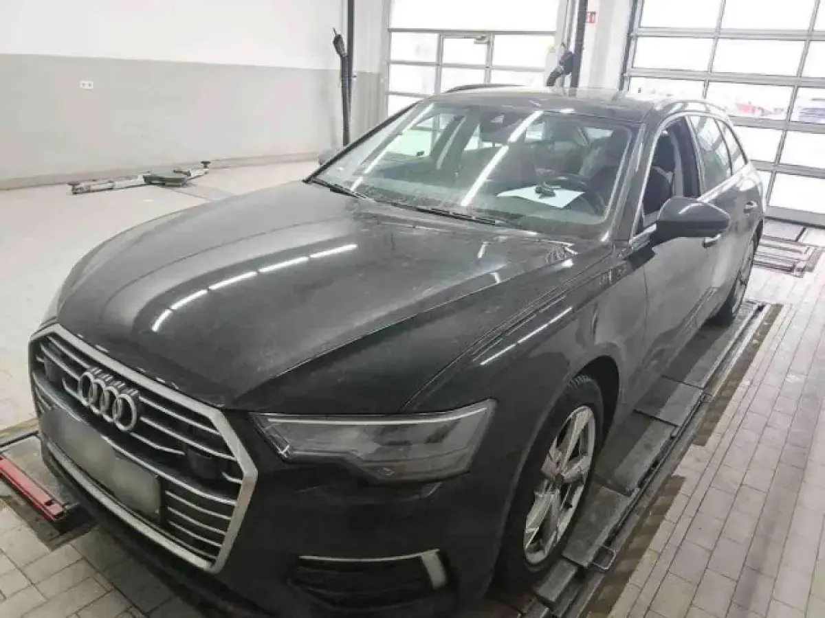 Używany Audi A6 Design 265 KM (194 kW) 2023 Czarny Kombi