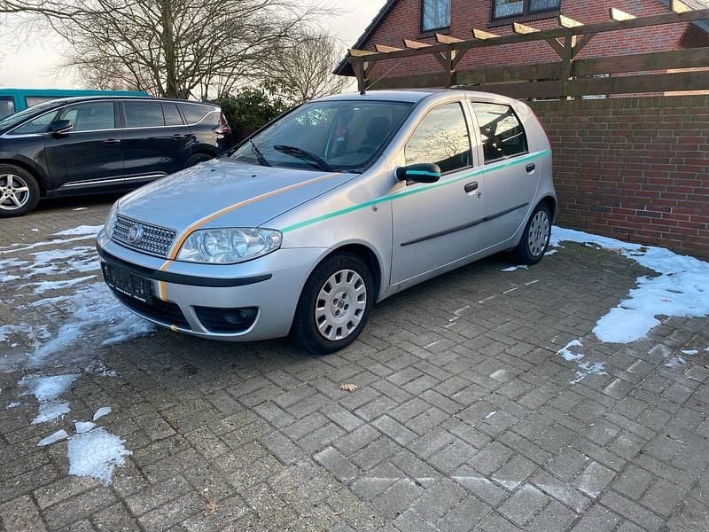 Gebraucht Fiat Punto 54 PS (39 kW) 2010 Silber Kleinwagen