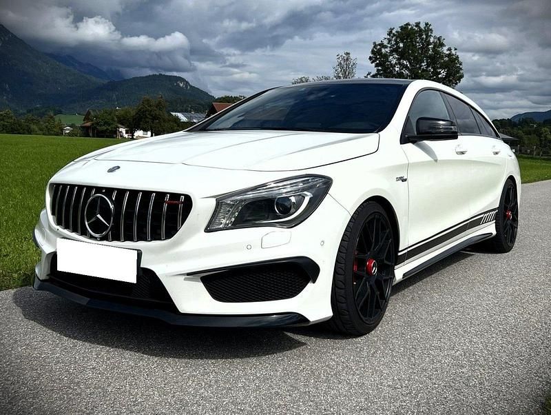 Weiß Gebraucht 2015 Mercedes CLA45 AMG Shooting Brake AMG Kombi | 23.000 € (Teuer) - Bild 1/4