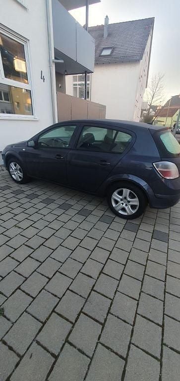 Gebraucht Opel Astra Selection 116 PS (85 kW) 2009 Blau Limousine