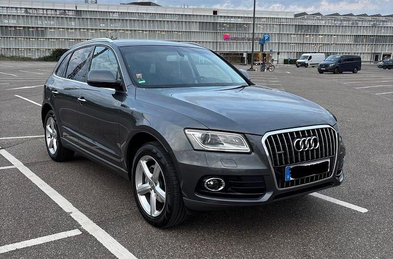 Grau Gebraucht 2015 Audi Q5 SUV | 18.900 € (Fairer Preis) - Bild 1/4