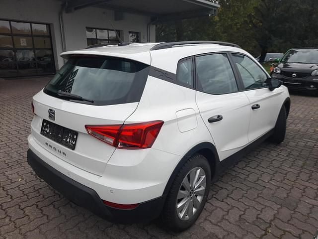 Candy weiß candy weiß Gebraucht 2021 Seat Arona Reference SUV | 14.316 € (Fairer Preis) - Bild 1/4